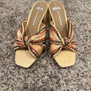 MIA Women's Tan and Red Woven Mules size 7.5 brand new